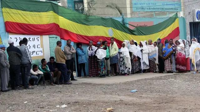 Kanneen filachuuf dhaabatan