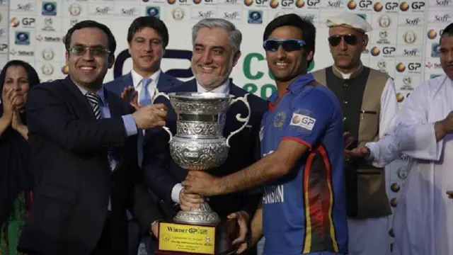 عبدالله عبدالله: بازیکنان تیم ملی کریکت افغانستان همواره برای ملت ما شادی و خوشی می‌آفریند