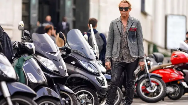 Дерек Уорбертон