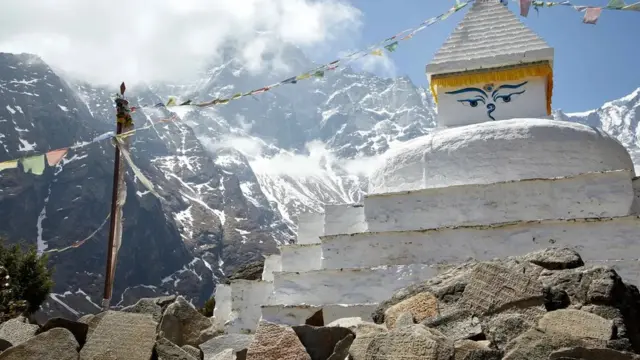 엄청난 시련과 고난을 극복하고 순수한 마음을 가진 진정한 불교도만이 베율에 들어갈 수 있다