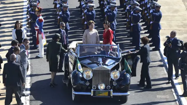 Em 2015, Dilma Rousseff desfilou no Rolls-Royce na cerimôniaartur martirosyan pokerposse do seu segundo mandato, ao lado da filha Paula