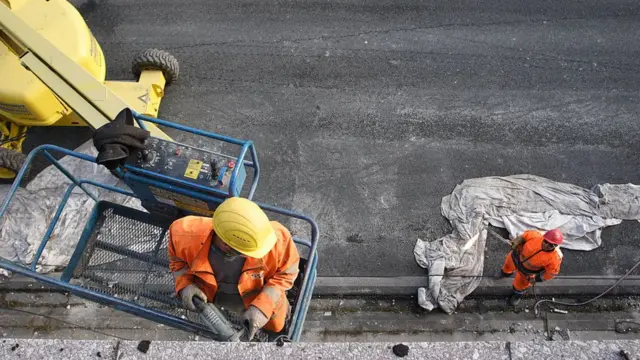 Dos trabajadores en Europa