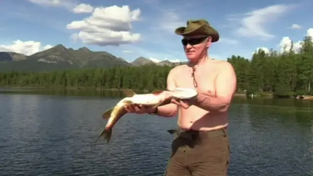 ปูตินจับปลา