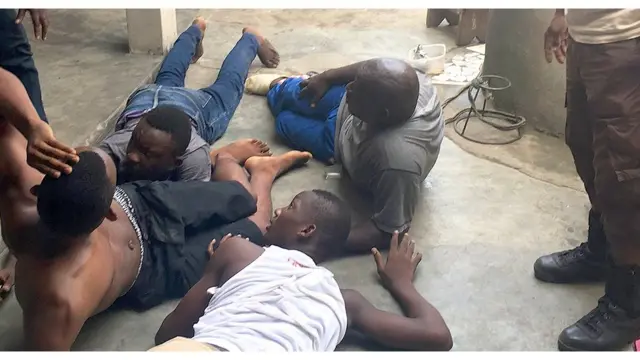 Penggerebekan polisi