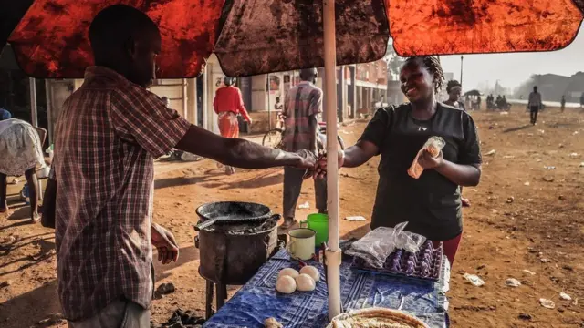 Ролексы в Уганде продают повсюду