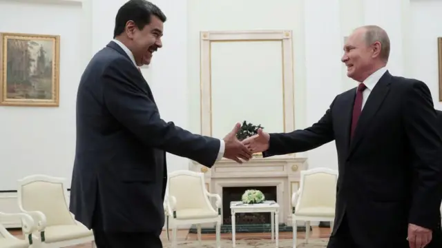 Nicolas Maduro ve Vladimir Putin