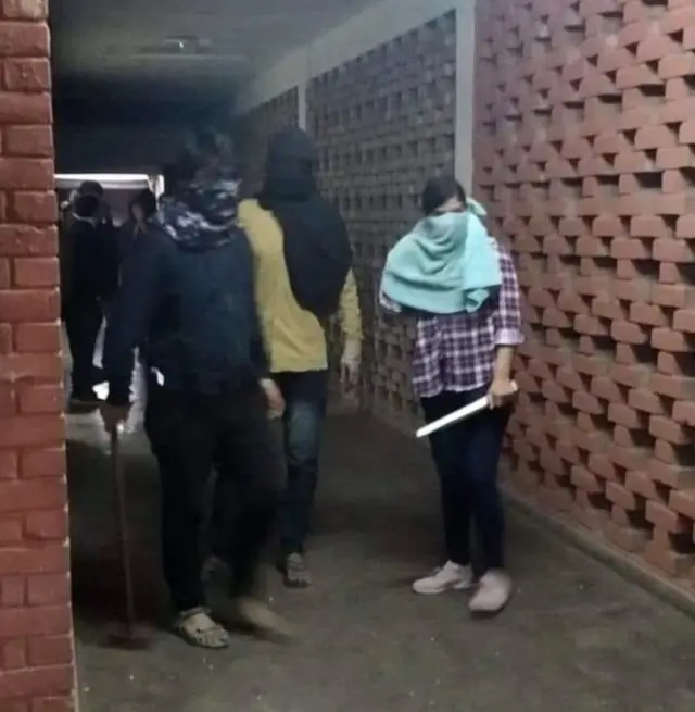 జేఎన్‌యూ లో దాడి