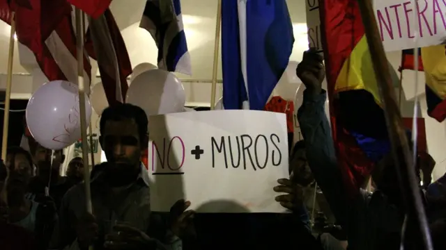 تظاهرات مهاجران