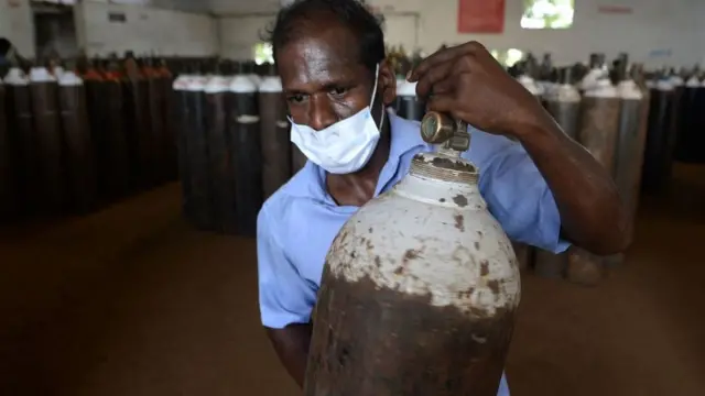 ஆக்சிஜன் சிலிண்டர்