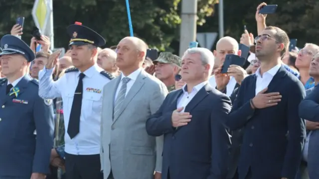 Трухін (праворуч)