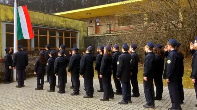 Перекличка на дворі