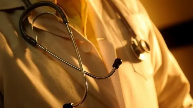 மருத்துவர்