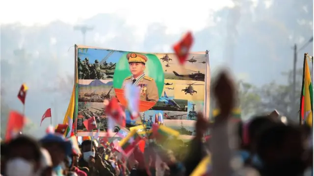 အာဏာသိမ်းမှုထောက်ခံကြောင်း နေပြည်တော်ချီတက်ပွဲ