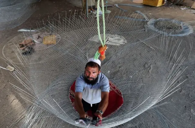 یو اے ای میں ایک افغان مزدور