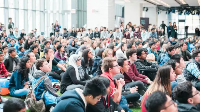 Reunión de estudiantes de TKS