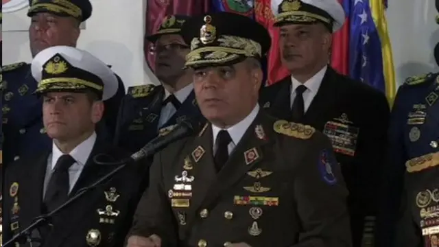 ආරක්ෂක අමාත්‍ය ව්ලදිමීර් පද්රිනෝ ලෝපෙස්