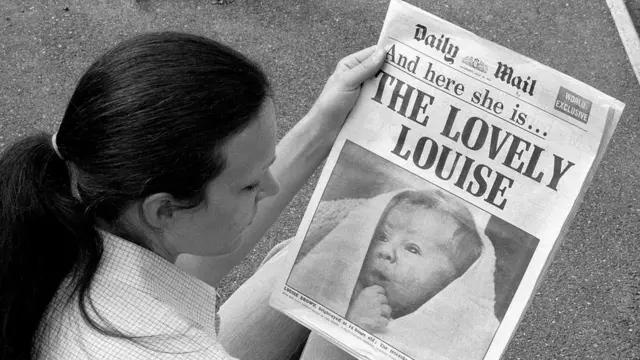 Перша народжена "дитина з пробірки"