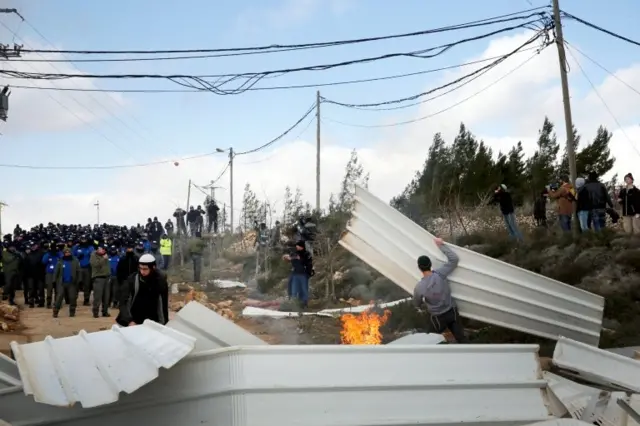 دادگاه عالی در اسرائیل شهرک‌های منطقه عمونه را غیر قانونی اعلام کرده است