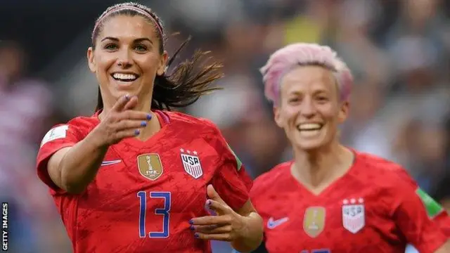 otu egwu bọọlụ mba US