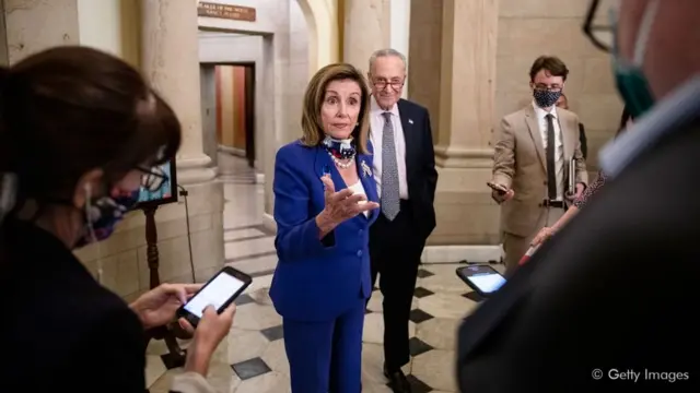 نانسی پلوسی، رئیس مجلس نمایندگان آمریکا، میگوید طرح حمایتی ایالات متحده ۱.۳ بیلیون دلار هزینه خواهد داشت