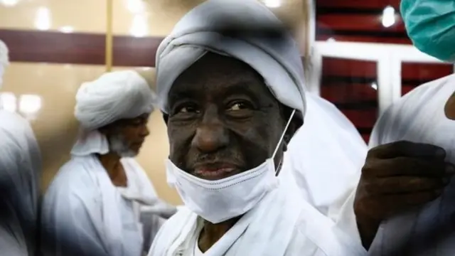 Mmoja wa Makamu wa rais wa zamani, Ali Osman Taha, akiwa kortini