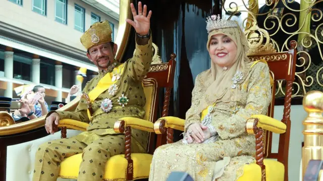 สมเด็จพระราชาธิบดี สมเด็จพระราชินี