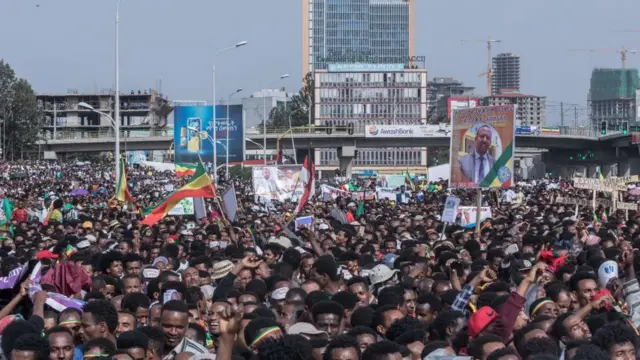 በመስቀል አደባባይ የታደመው ሕዝብ