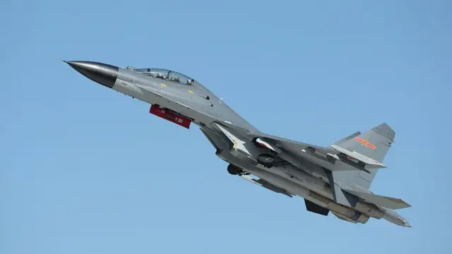 Истребитель J-11B