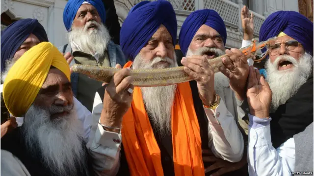 ਪਿਛਲੇ ਮਹੀਨੇ ਸ਼੍ਰੋਮਣੀ ਅਕਾਲੀ ਦਲ-ਟਕਸਾਲੀ ਬਣਾਉਣ ਦਾ ਰਸਮੀ ਐਲਾਨ ਕਰਦਿਆਂ ਬ੍ਰਹਮਪੁਰਾ ਅਤੇ ਹੋਰ