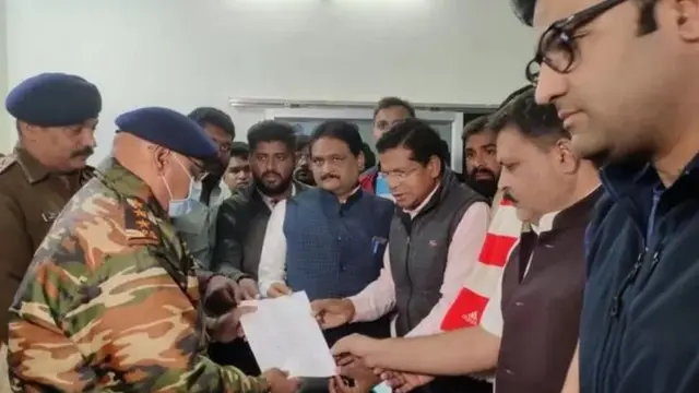 કાલીચરણ મહારાજ વિરુદ્ધ ફરિયાદ નોંધાવતાં મોહન મરકામ