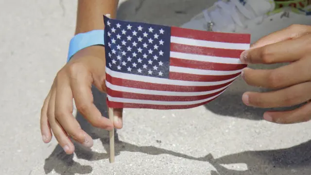 Ребенок и флаг США
