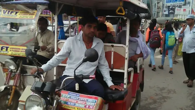 अल्बर्ट एक्का चौक