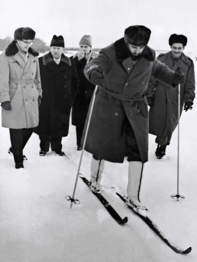 Fidel Castro esquiando en Moscú