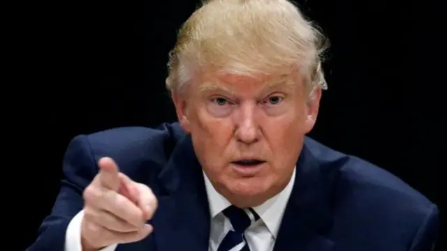 துப்பாக்கி வாங்க வயது வரம்பை உயர்த்தும் திட்டத்தை கைவிட்டார் டிரம்ப்