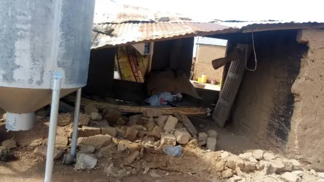 House wey spoil after di flood