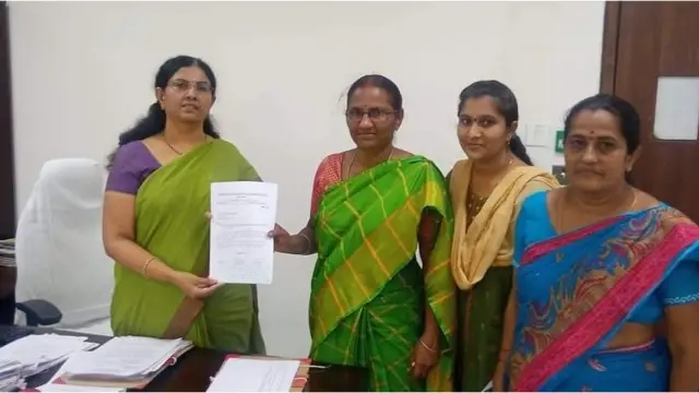 అంగన్ వాడీ ల సమస్యలపై ఏపీ స్త్రీ శిశుసంక్షేమ శాఖ కార్యదర్శి అనురాధకి యూనియన్ నేతల వినతిపత్రం