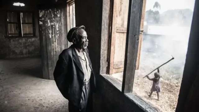 Isaac Mahuk, yapfishije abana 5 kuri 7