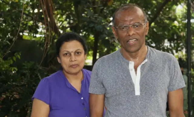 නාගානන්ද කොඩිතුවක්කු සිය බිරිඳ සමග