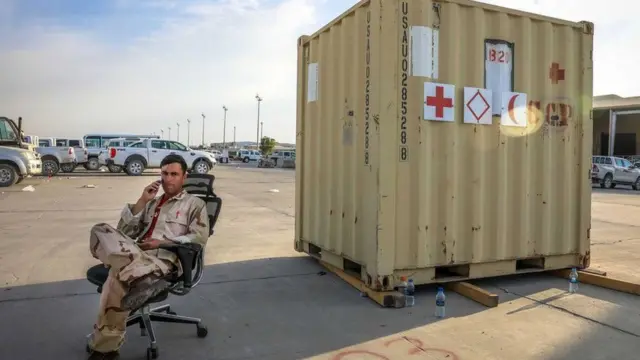 جندي أفغاني