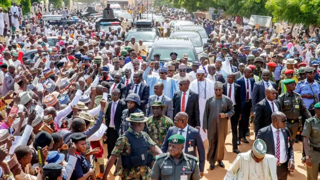 President Muhammadu Buhari wit Daura pipo