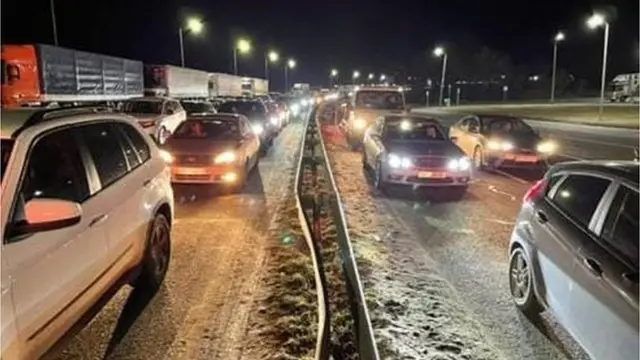 पोलैंड बॉर्डर पर लगा जाम