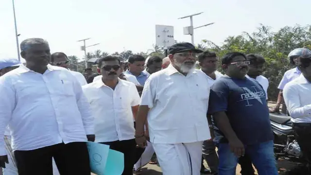 சர்வதேச குற்றவியல் நீதிமன்றத்தில் நடத்த கோரி பேரணி