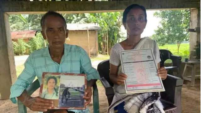 బర్సాశ్రీ తల్లిదండ్రులు అజిత్, ఉష