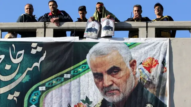 Protestos no Irã contra assassinato do general Qassem Soleimani