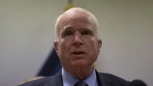 John McCain a conservé son siège de sénateur pendant plus de trente ans.