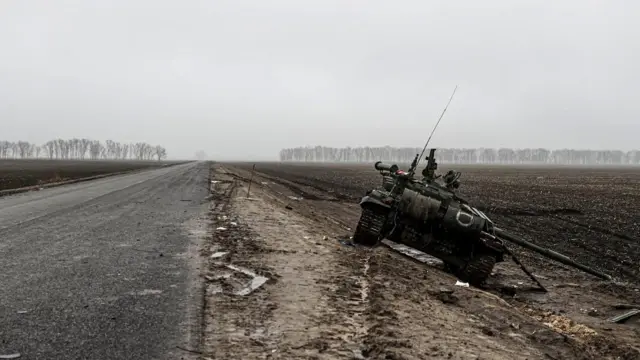 Солдаты насилуют толпой. Смотреть русское порно видео бесплатно