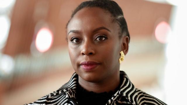 L'écrivaine nigériane a brisé le silence lors d'un forum à Stockholm.