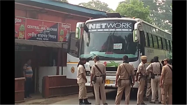 म्यामार भेजे जा रहे रोहिंग्या लोग