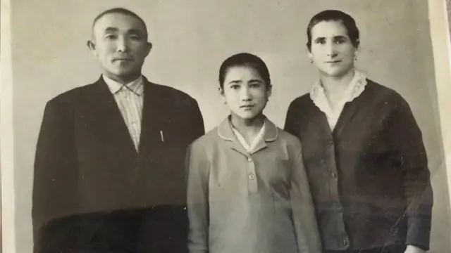 Жунусовдор кызы Тамара менен