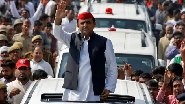 अखिलेश यादव